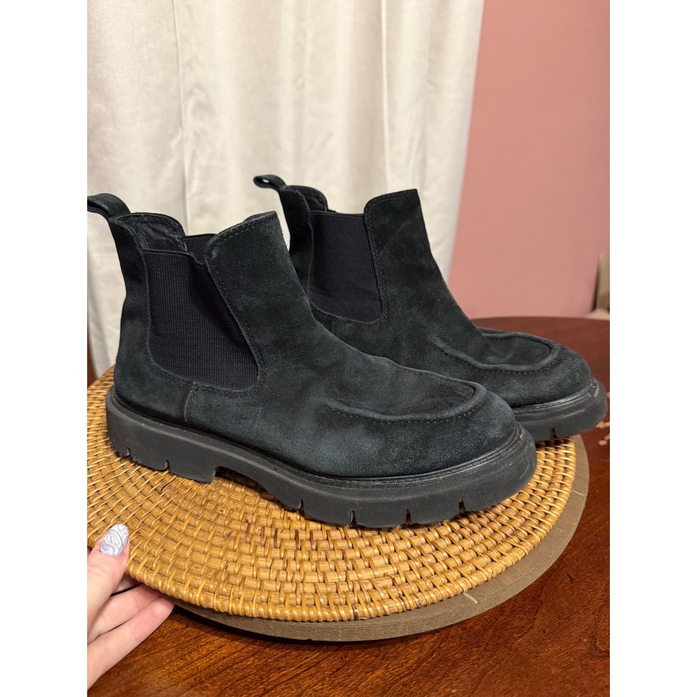 Sofft Womens Black Suede Lug Sole Chelsea Ankle Boots SF0091221 Size 8M